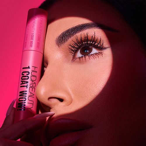 Huda Beauty 1 Coat WOW! Extra Volumizing and Lifting Mascara