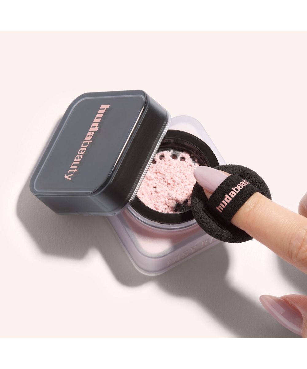 Huda Beauty Easy Bake Loose Powder